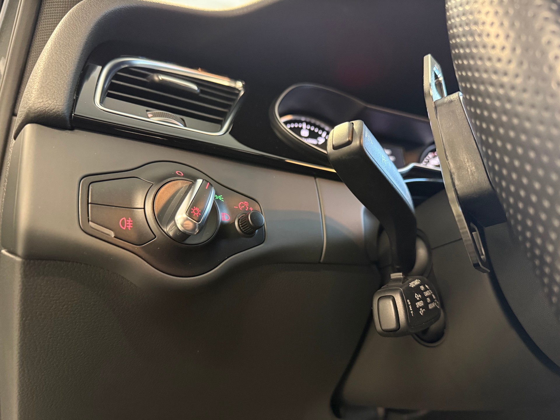 AUDI RS4 Avant 4.2 FSI V8 quattro S-tronic-image-12