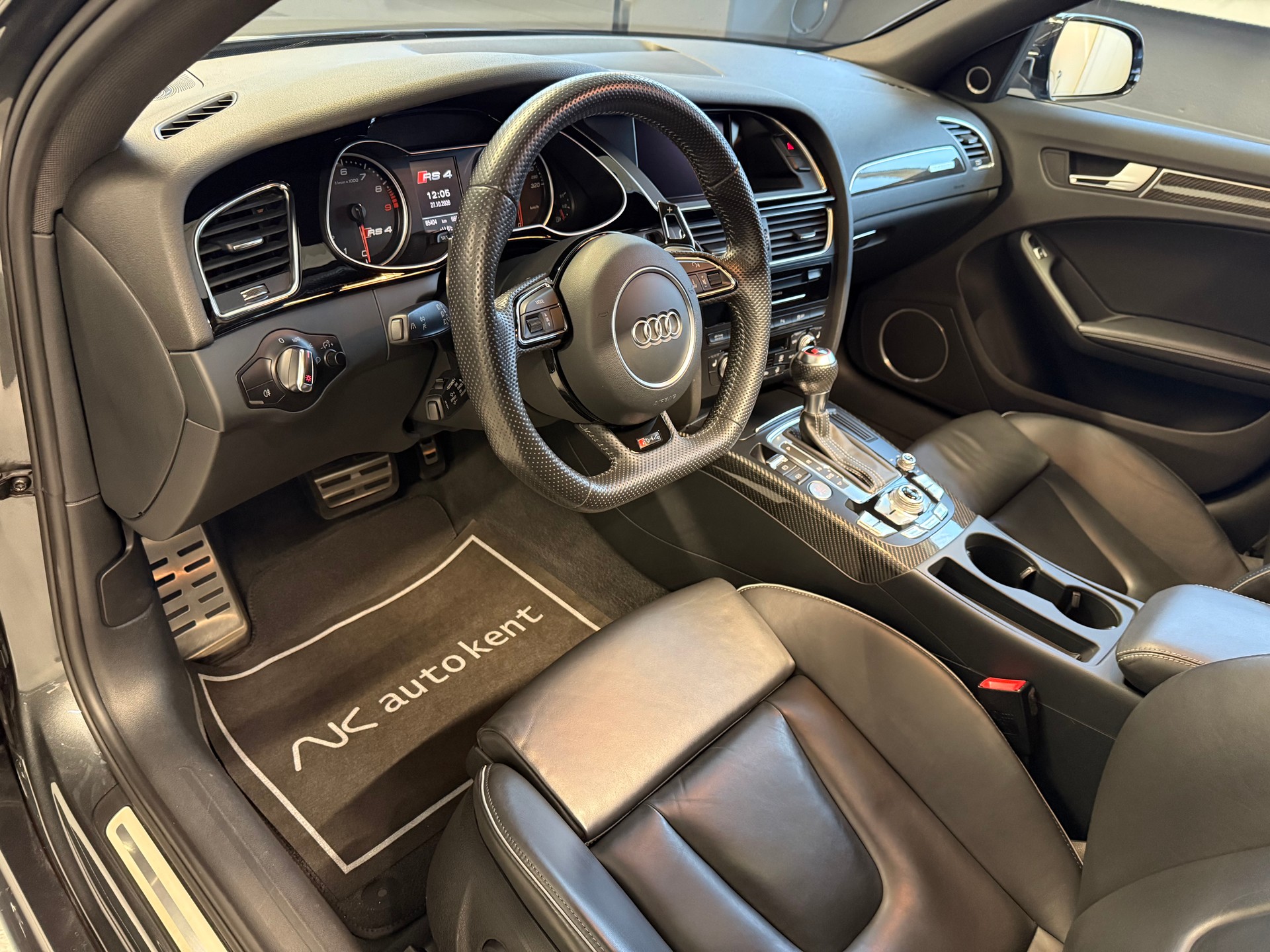 AUDI RS4 Avant 4.2 FSI V8 quattro S-tronic-image-6