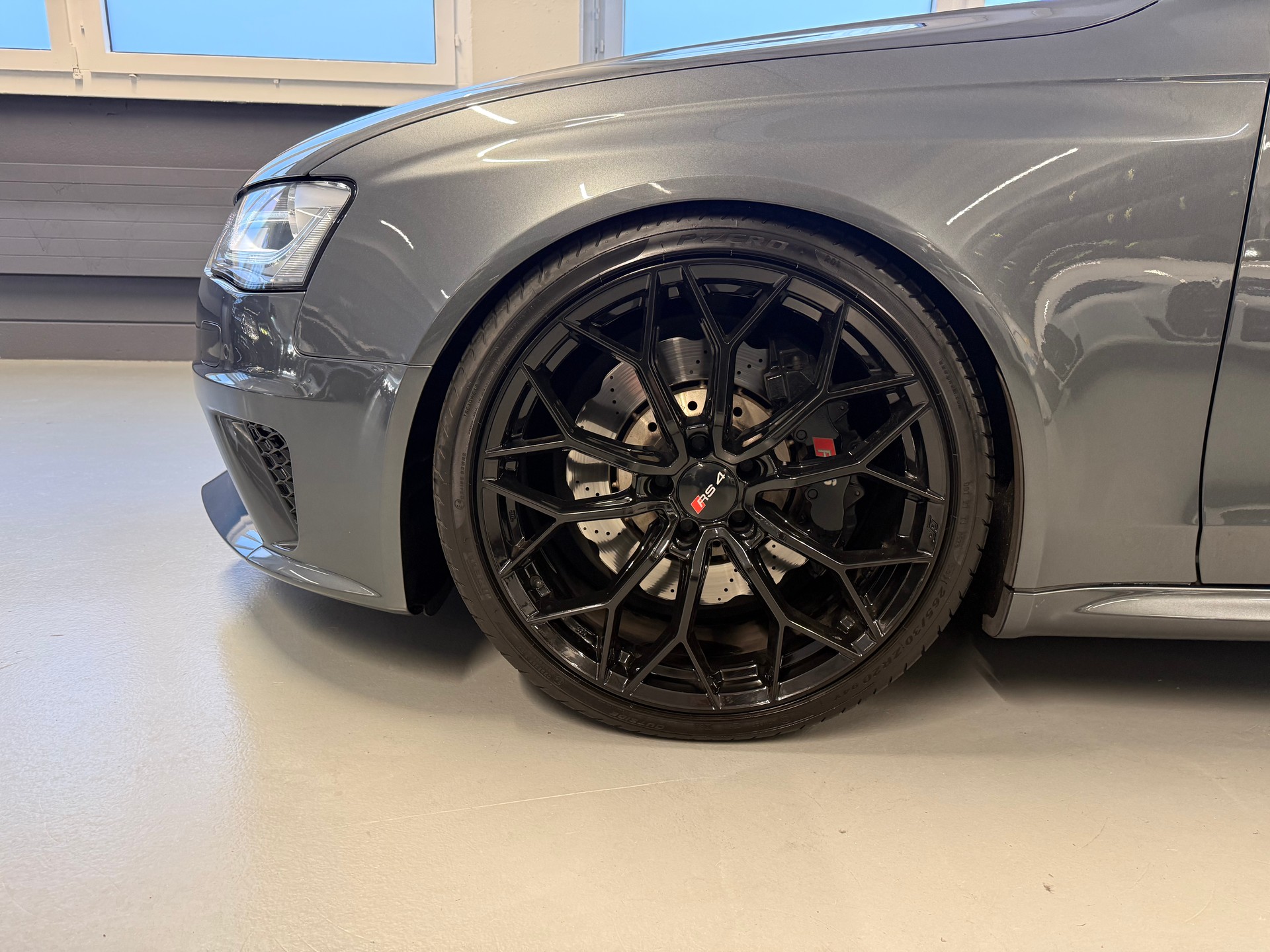 AUDI RS4 Avant 4.2 FSI V8 quattro S-tronic-image-22