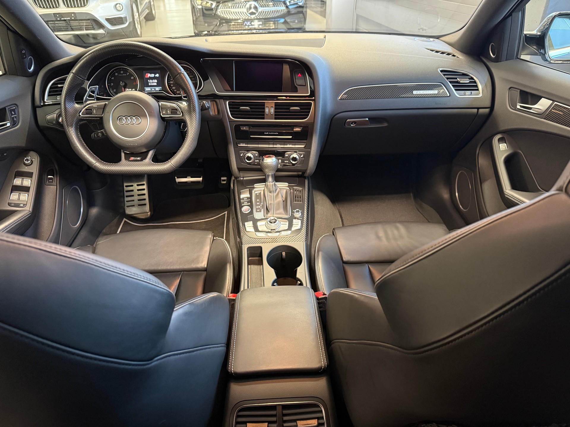 AUDI RS4 Avant 4.2 FSI V8 quattro S-tronic-image-18