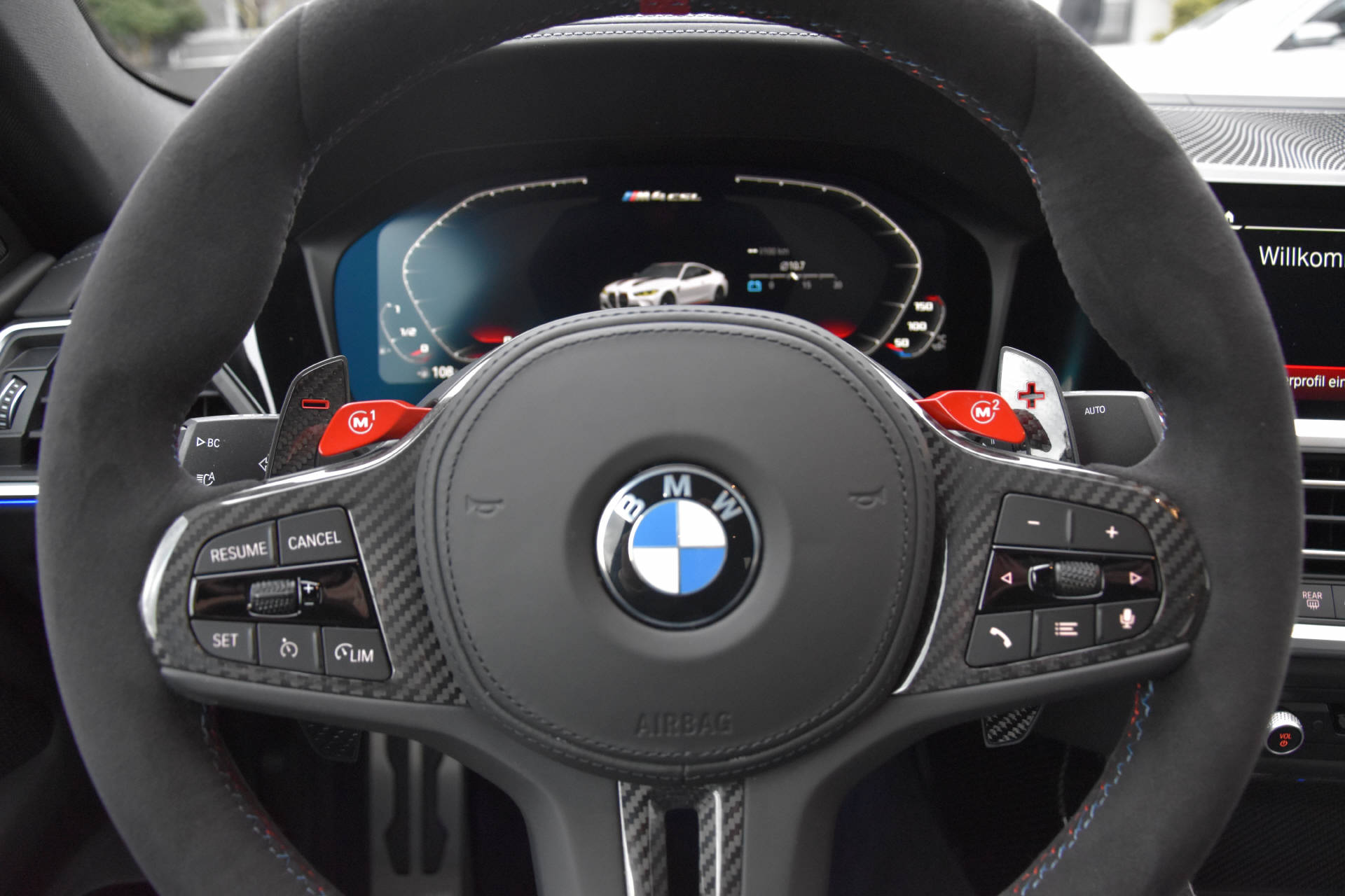BMW M4 CSL Coupé-image-9
