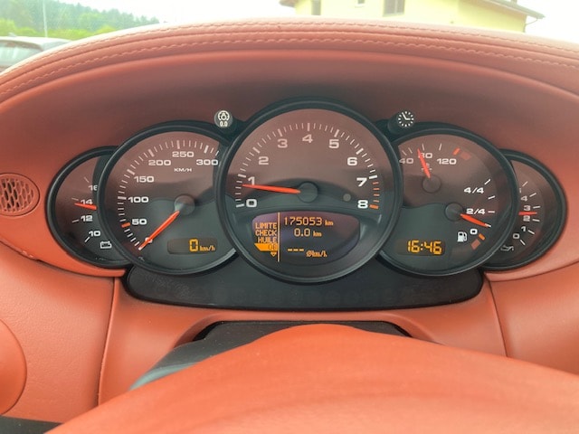 PORSCHE 911 Carrera 4 S-image-14