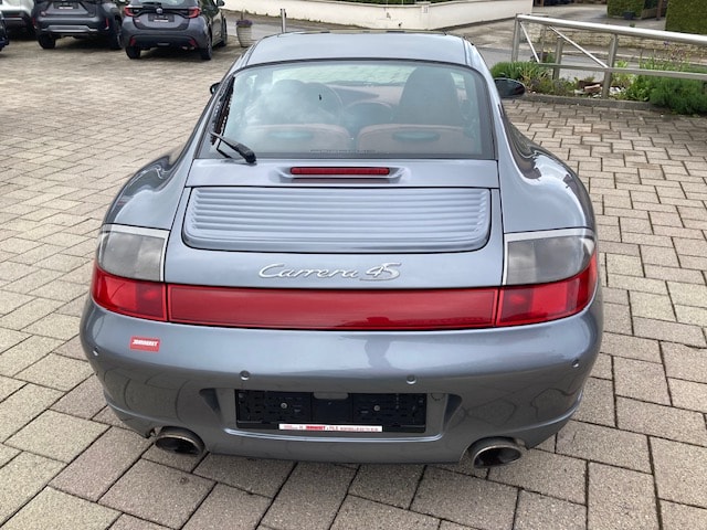 PORSCHE 911 Carrera 4 S-image-5
