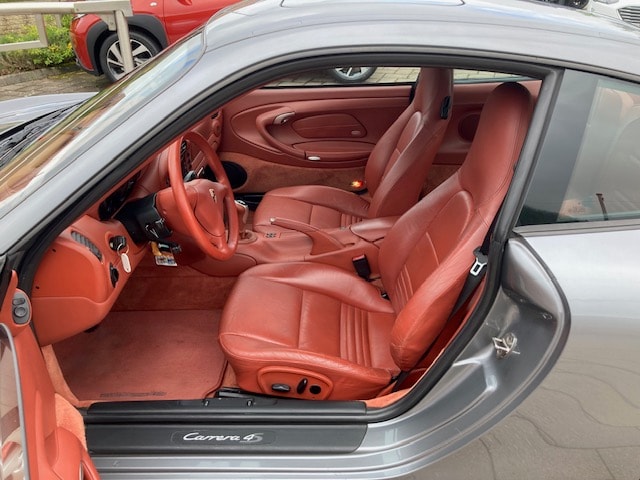PORSCHE 911 Carrera 4 S-image-9