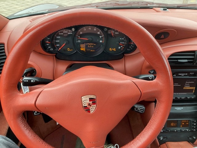PORSCHE 911 Carrera 4 S-image-12