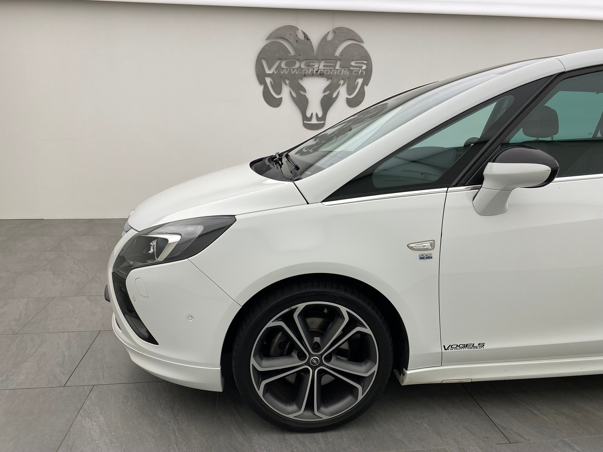 OPEL Zafira Tourer 2.0 CDTI Bi Turbo OPC-image-6