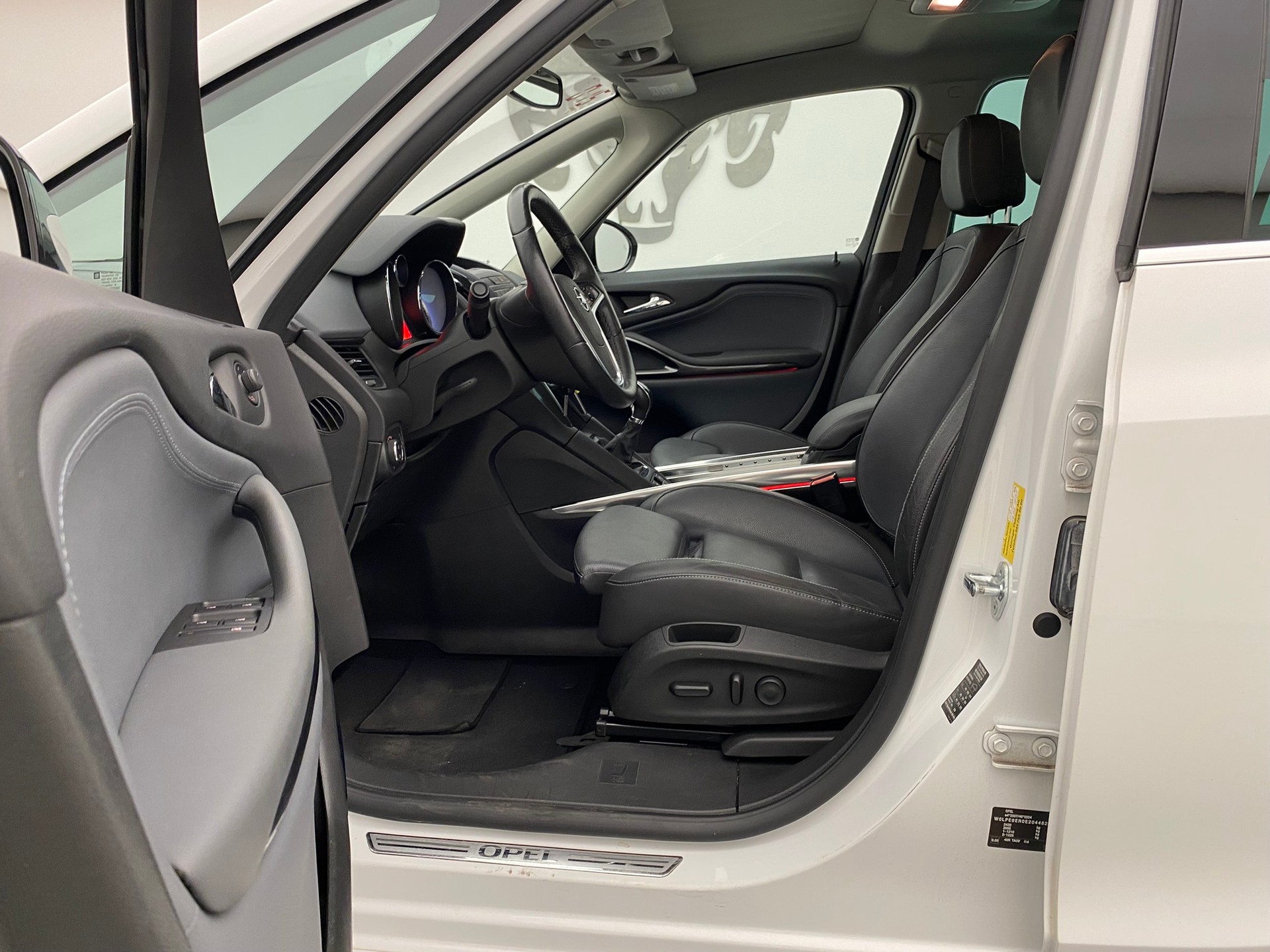 OPEL Zafira Tourer 2.0 CDTI Bi Turbo OPC-image-10