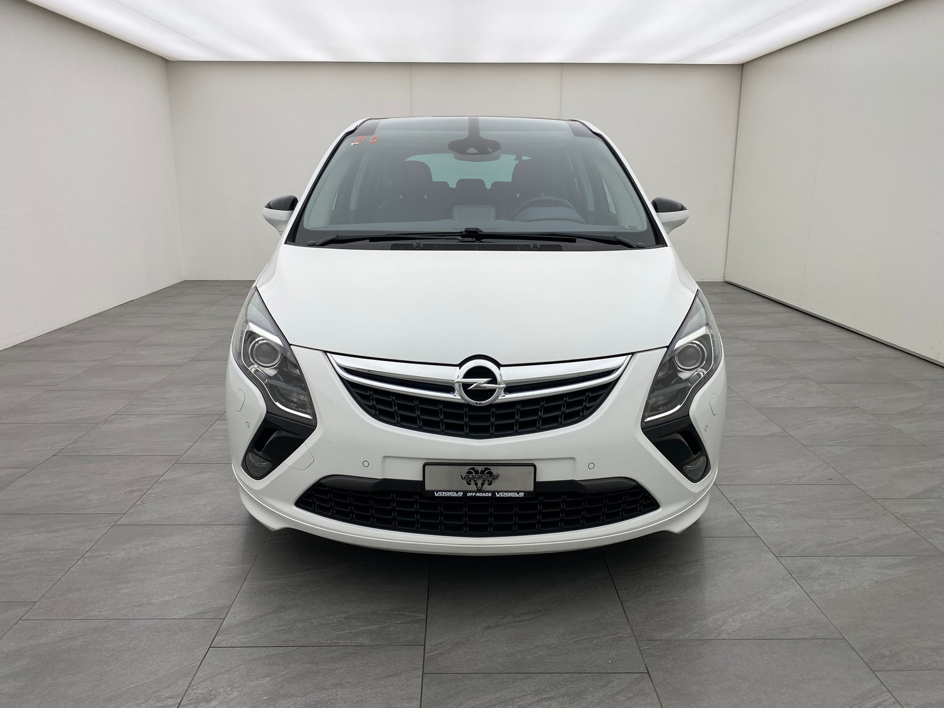 OPEL Zafira Tourer 2.0 CDTI Bi Turbo OPC-image-1