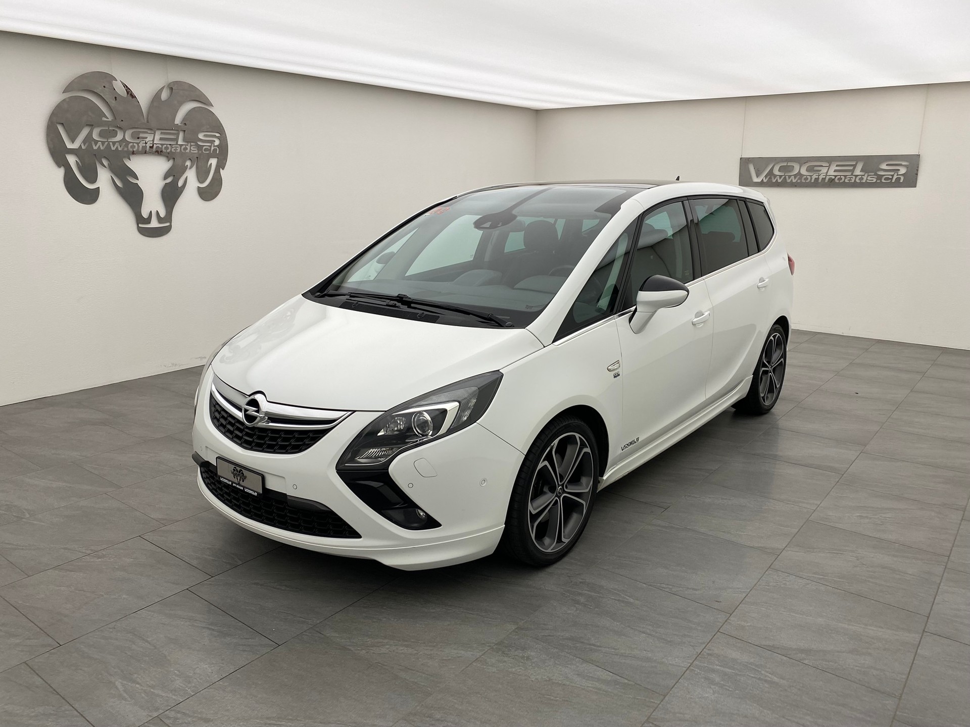 OPEL Zafira Tourer 2.0 CDTI Bi Turbo OPC-image-0