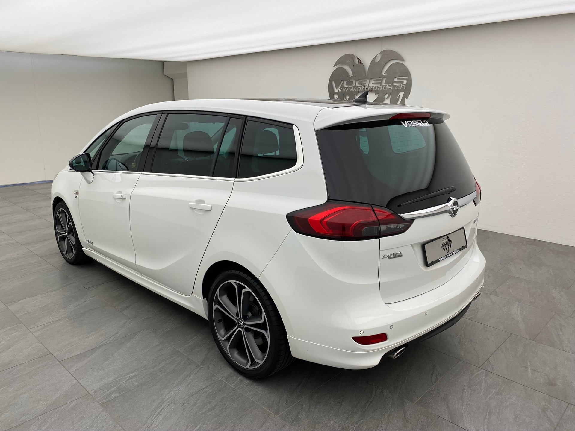 OPEL Zafira Tourer 2.0 CDTI Bi Turbo OPC-image-5