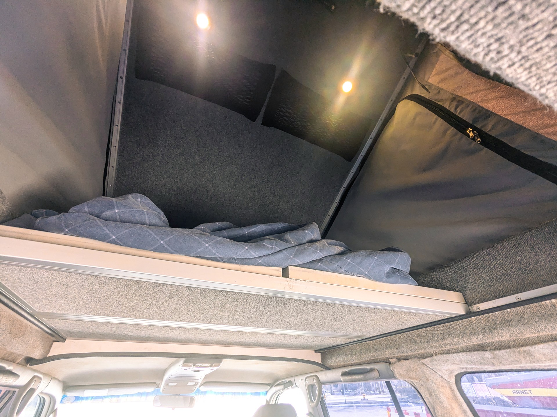 TOYOTA LAND CRUISER J100-image-9