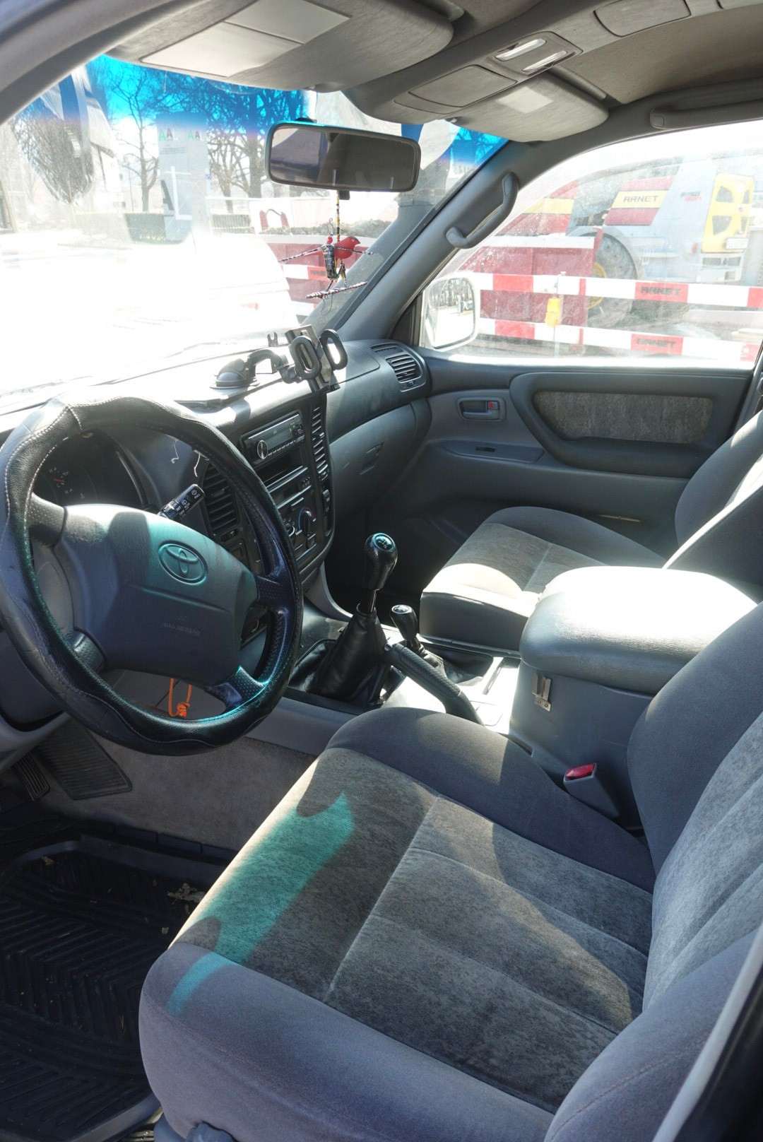 TOYOTA LAND CRUISER J100-image-5