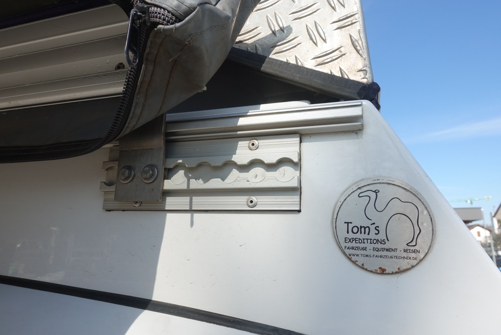 TOYOTA LAND CRUISER J100-image-8
