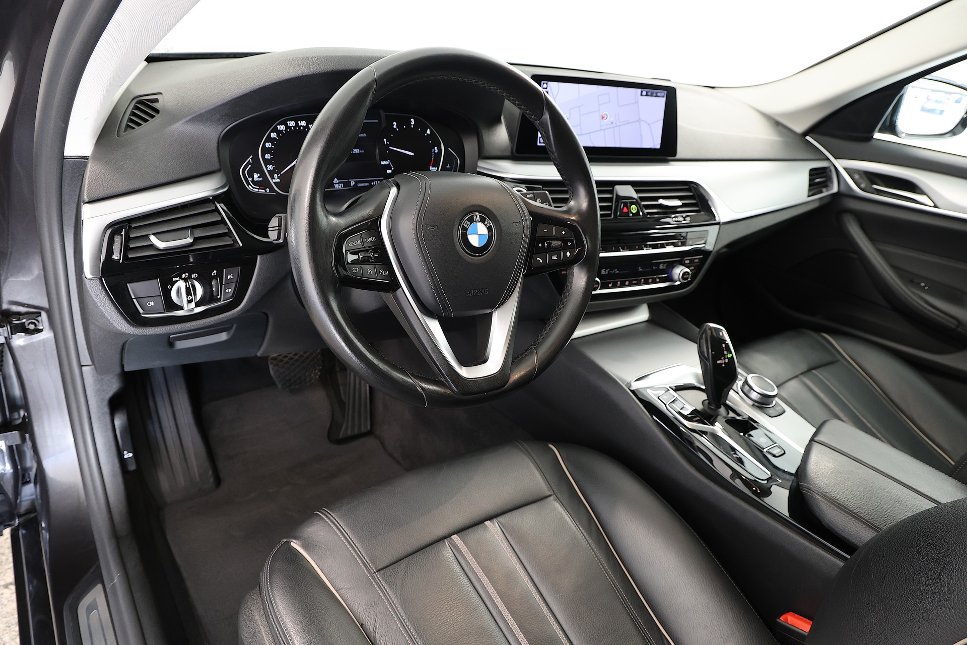 BMW 520d xDrive 48V Touring Steptronic-image-6