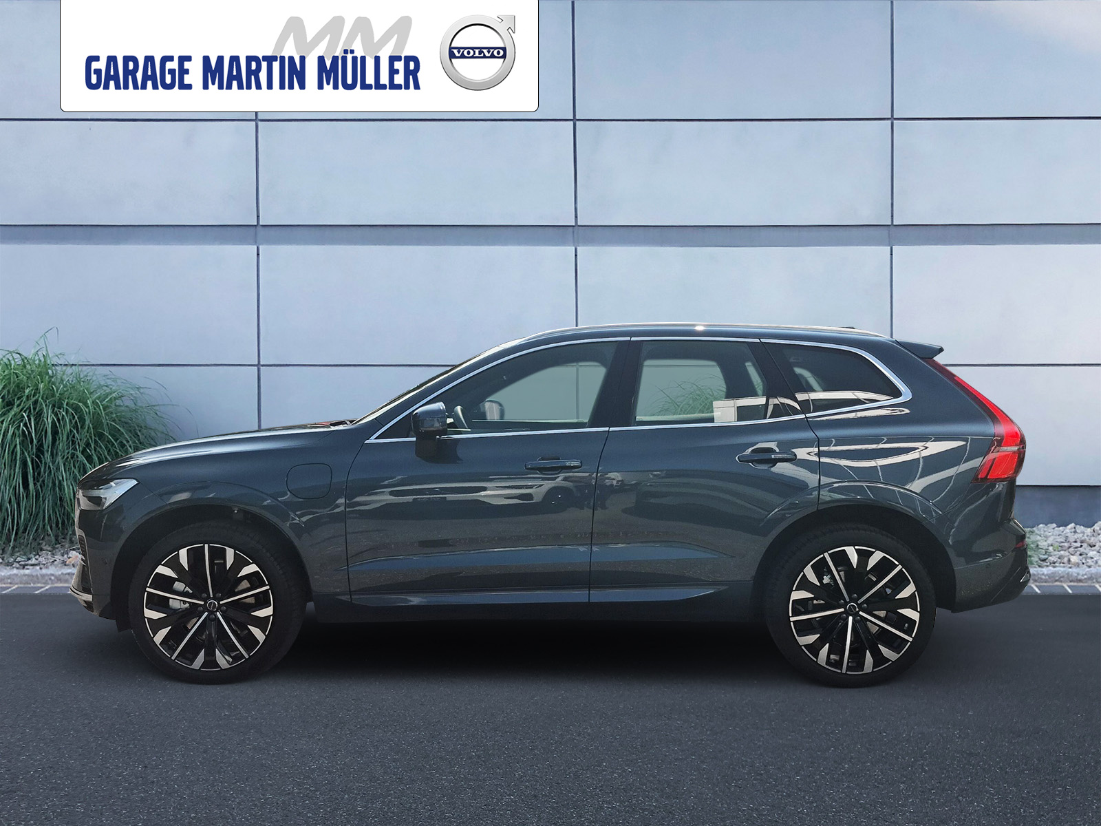 VOLVO XC60 2.0 T8 TE Ultra Bright eAWD-showroom-element-1