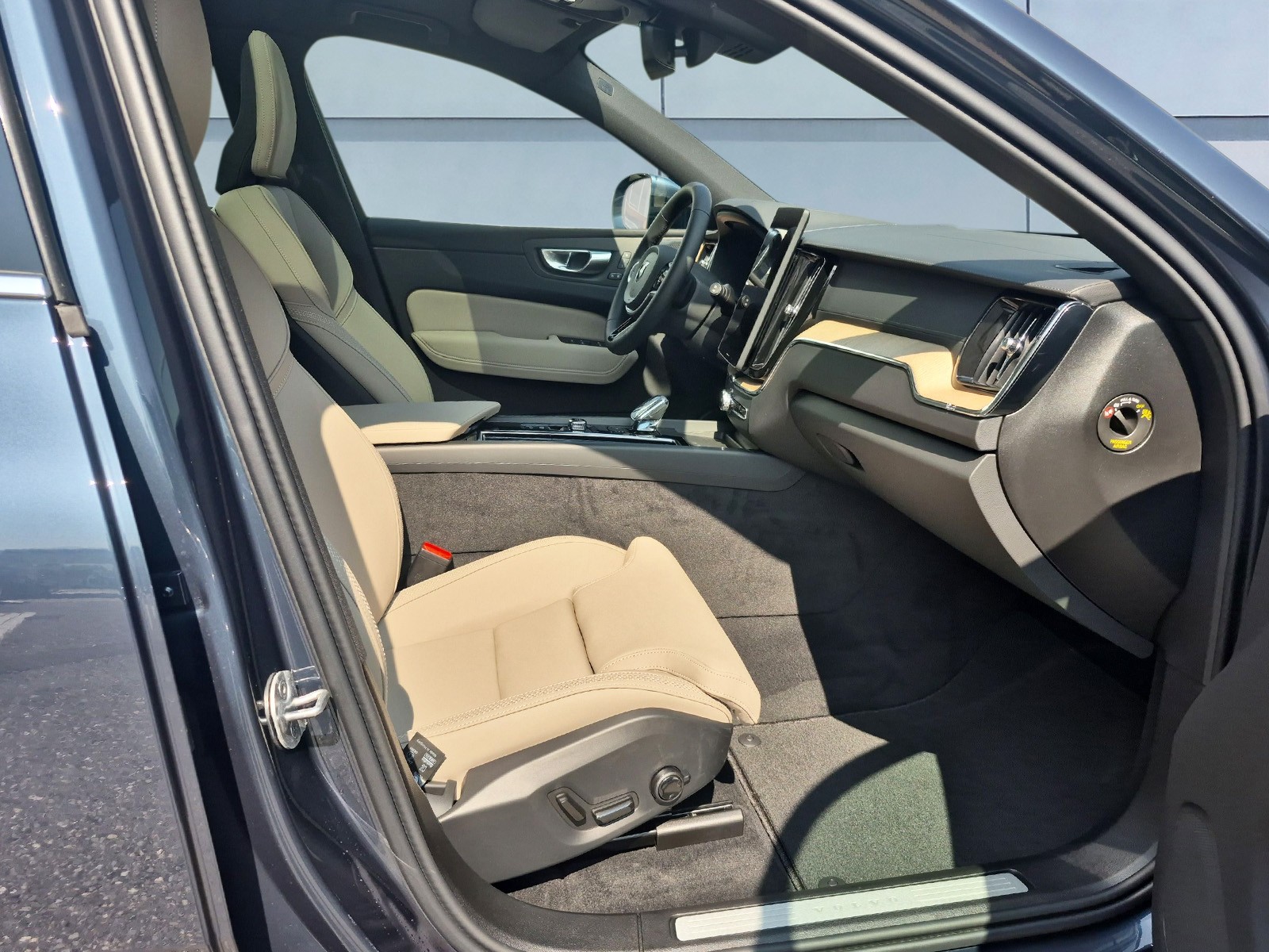 VOLVO XC60 2.0 T8 TE Ultra Bright eAWD-image-12