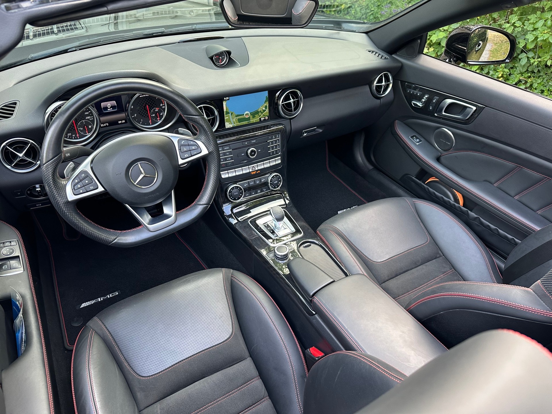 MERCEDES-BENZ SLC 43 AMG 9G-Tronic-image-3