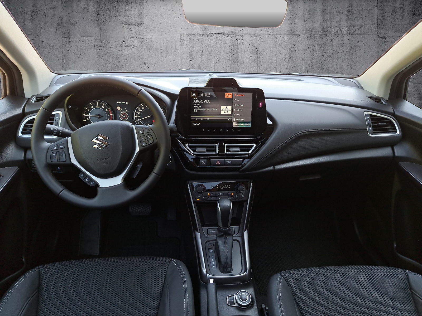 SUZUKI S-Cross 1.4 T Compact Top Hybrid-image-10