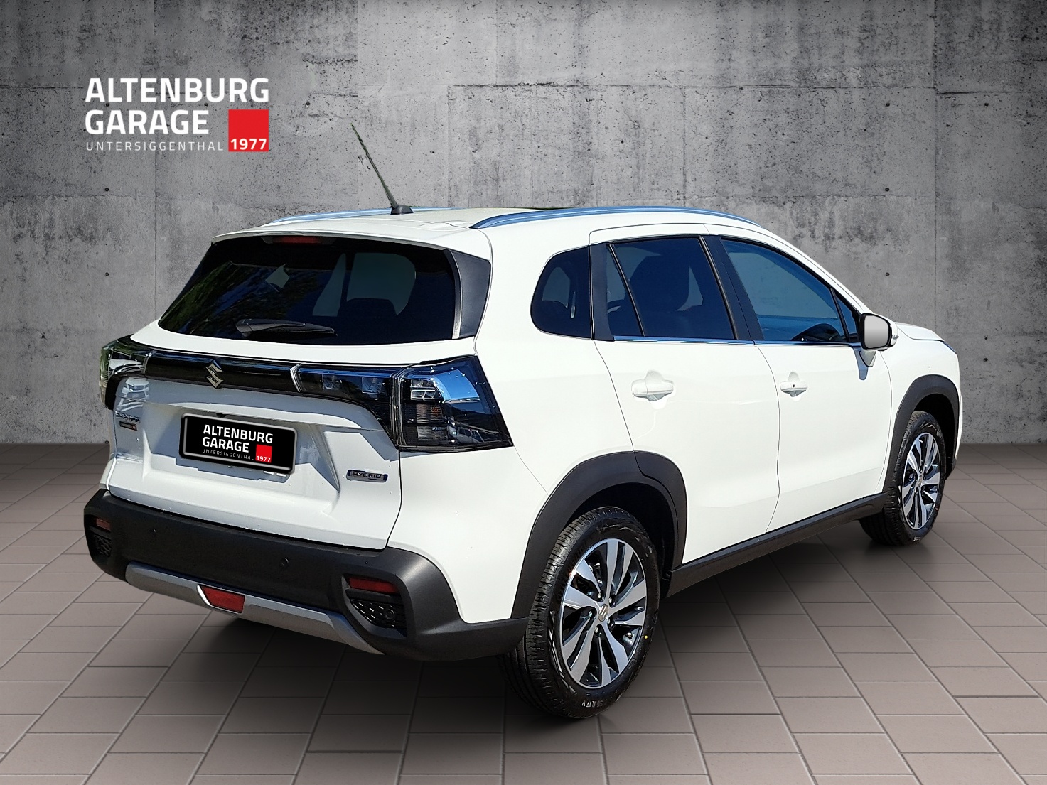 SUZUKI S-Cross 1.4 T Compact Top Hybrid-image-4