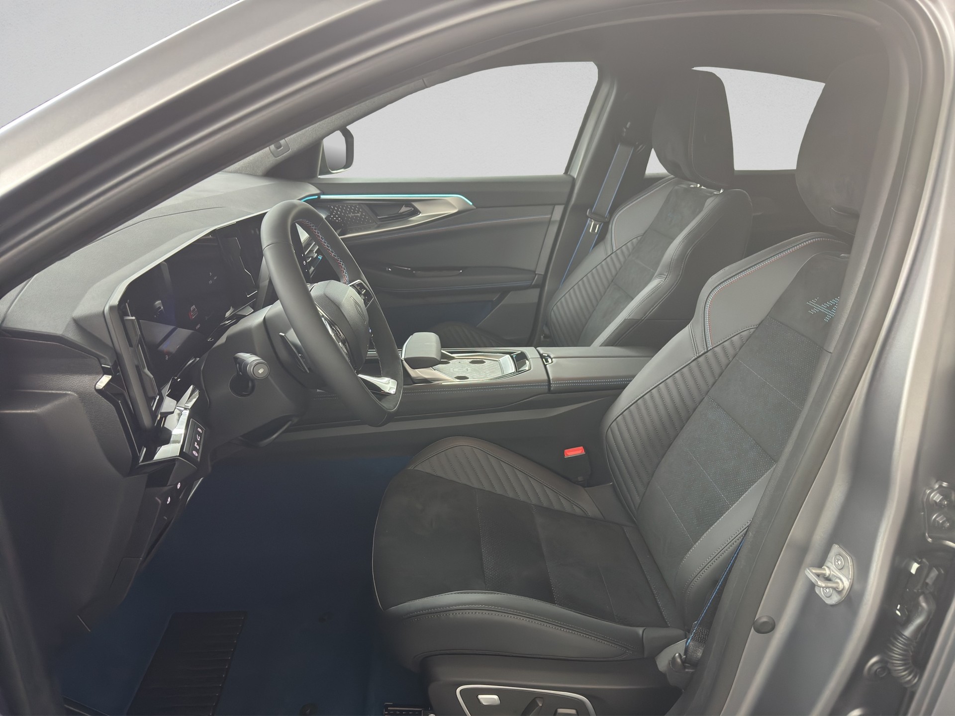 RENAULT Rafale 1.2 E-Tech Plug-in Hybrid 300 4x4 Atelier Alpine-image-11