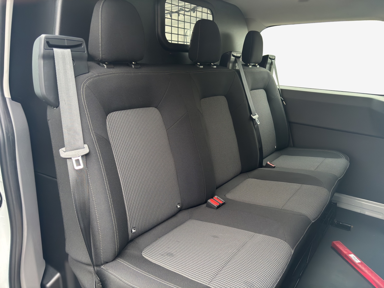 VW Transporter Plus 2.0 TDI Lang-image-15