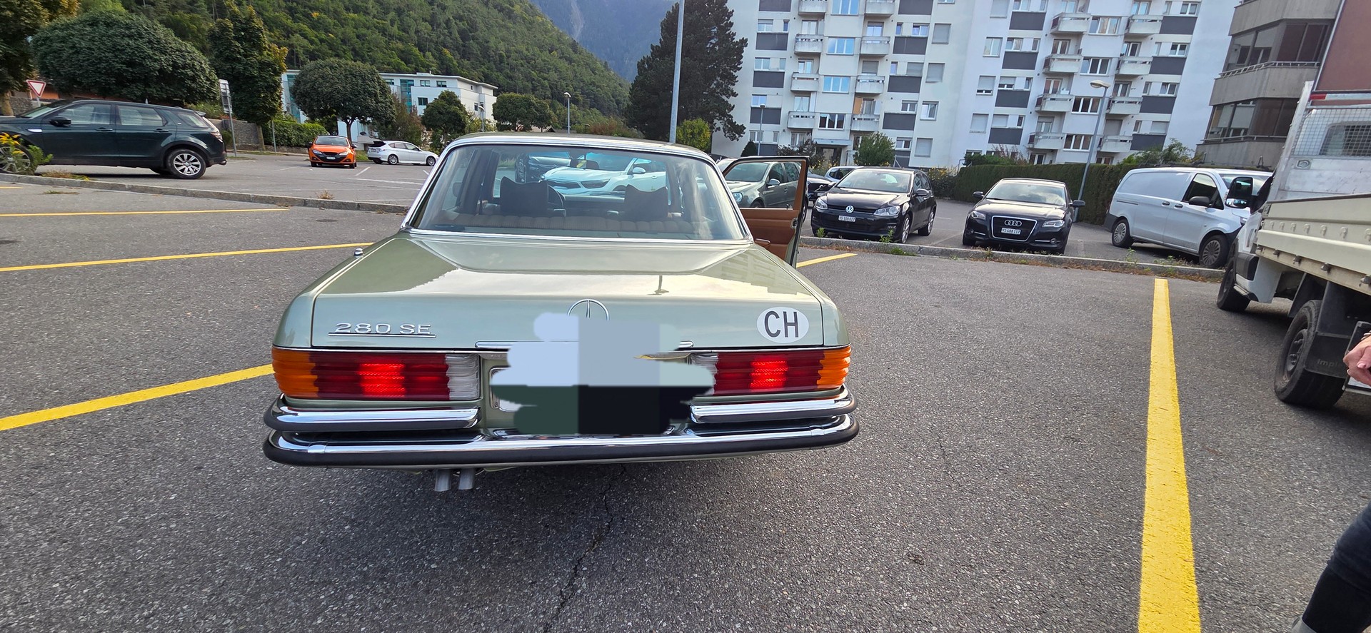 MERCEDES-BENZ 280 SE-image-8