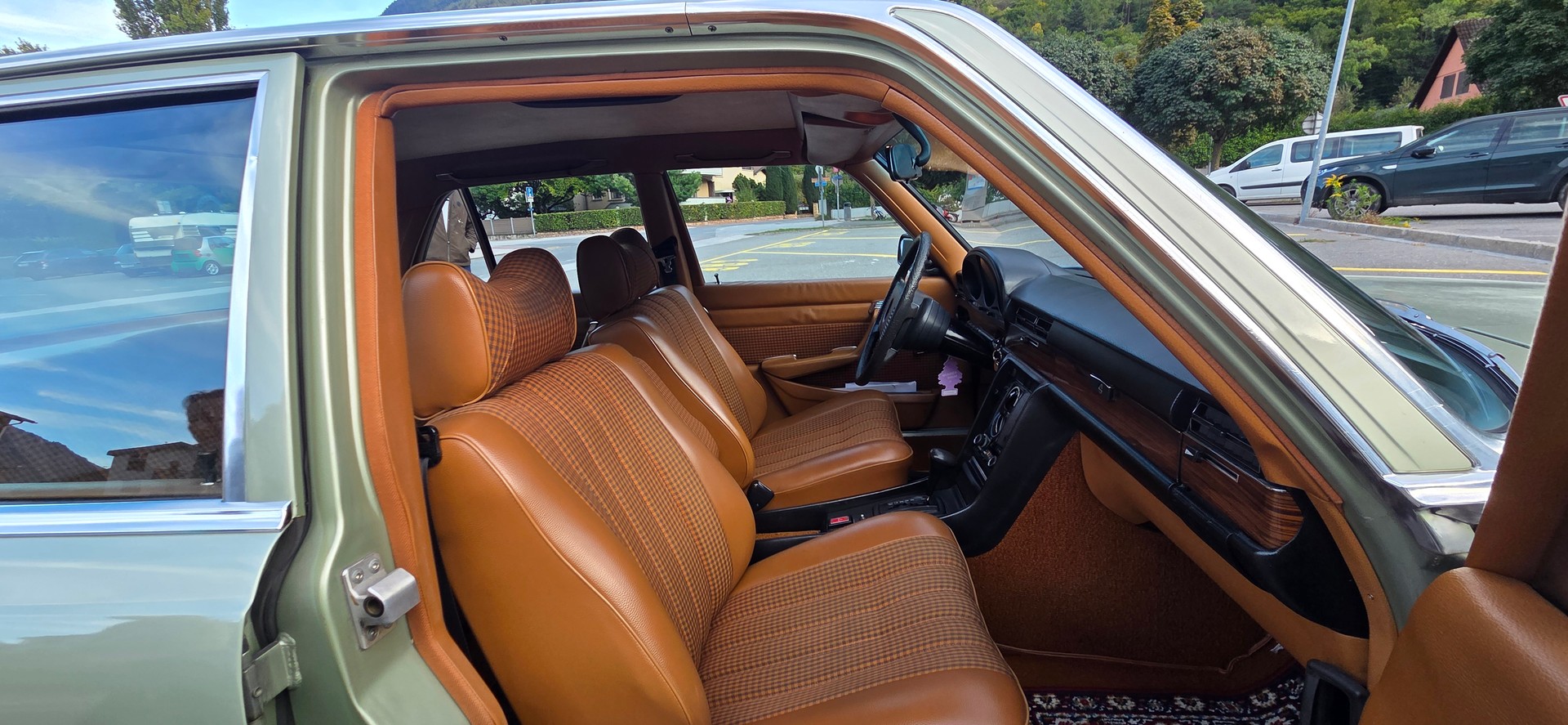 MERCEDES-BENZ 280 SE-image-7