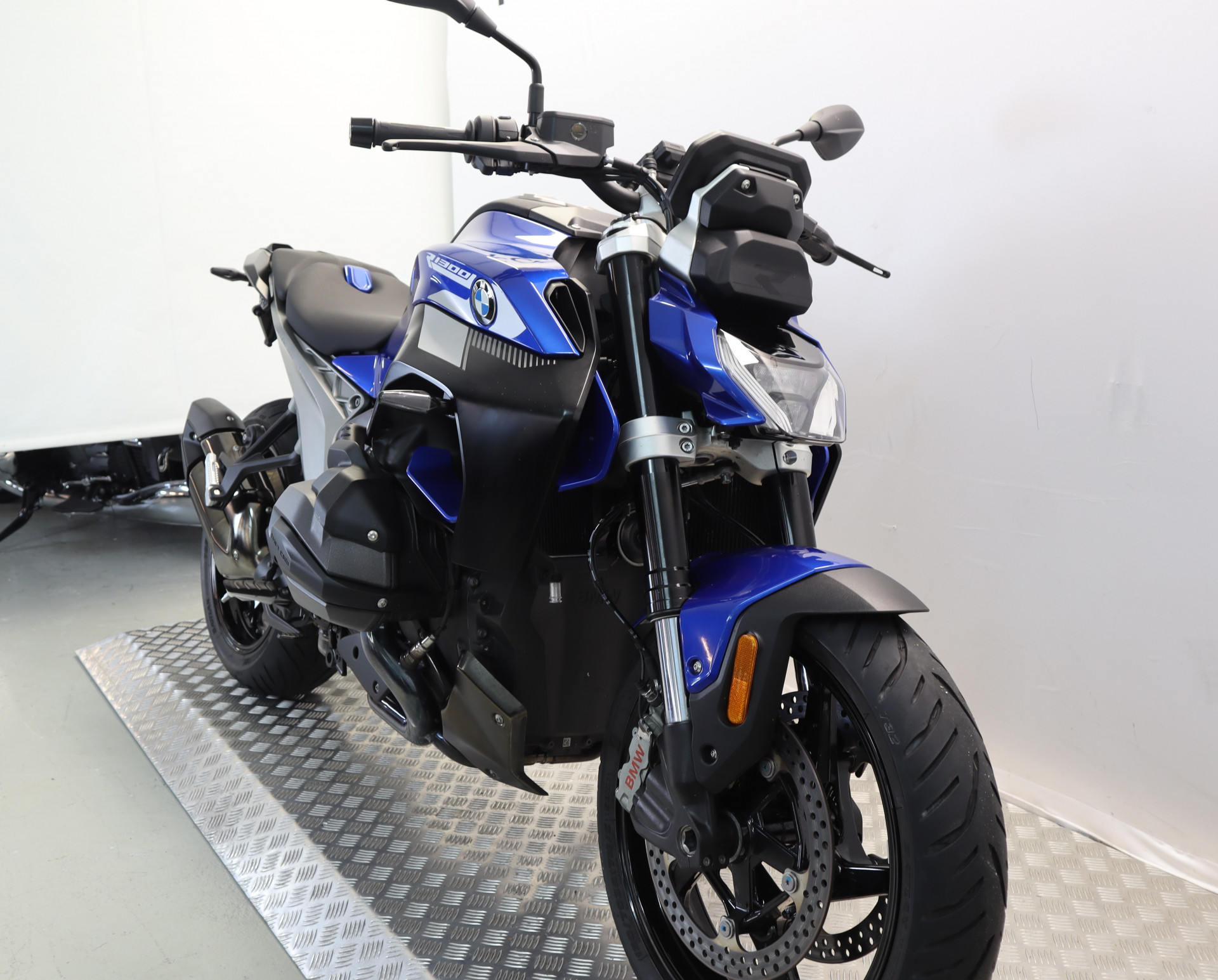 BMW R 1300 R-showroom-element-3