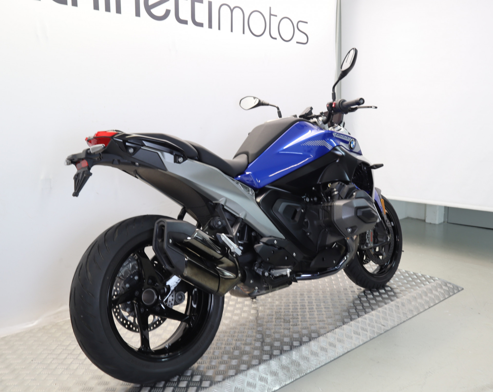 BMW R 1300 R-showroom-element-2