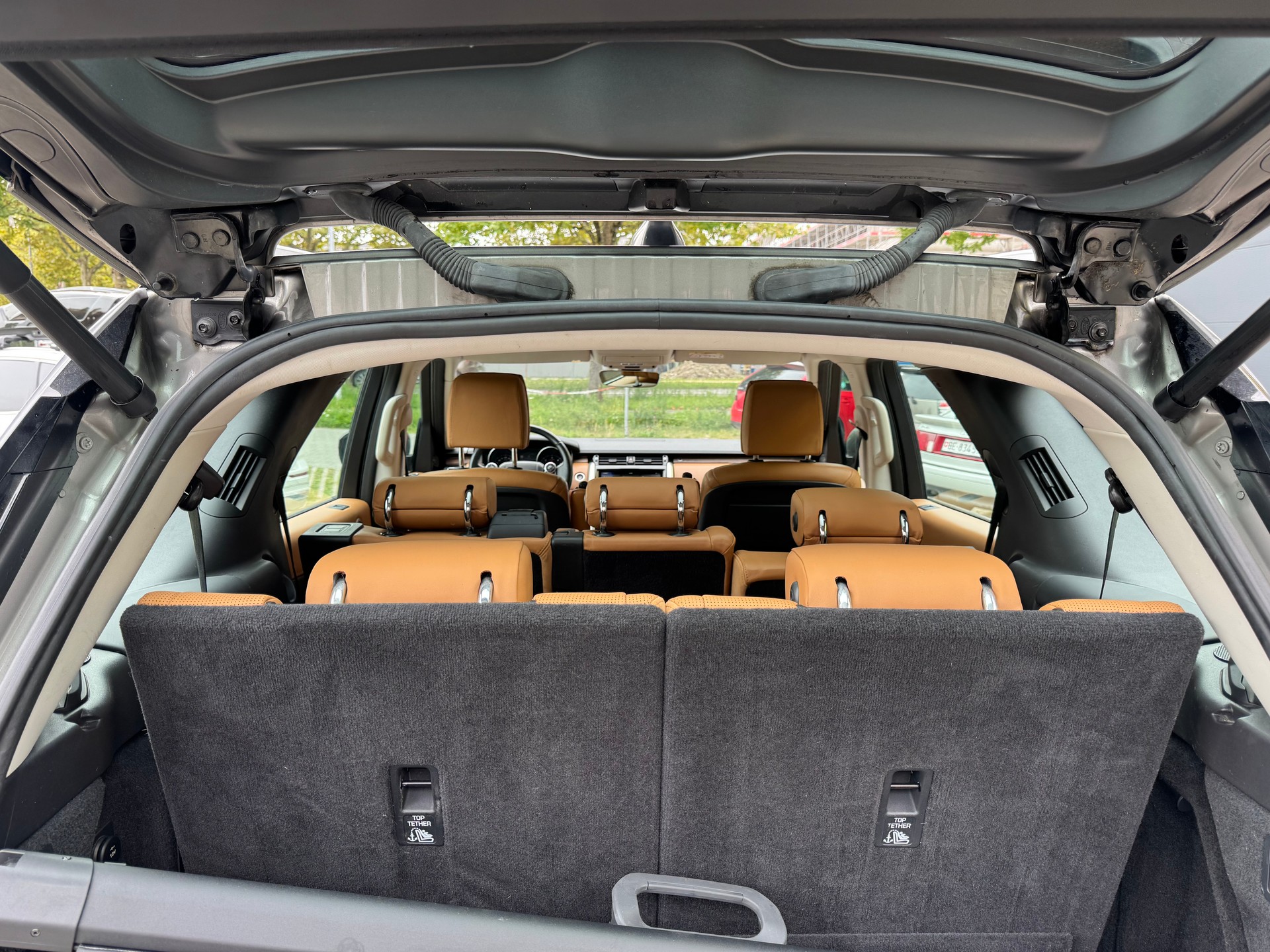 LAND ROVER Discovery 3.0 TD6 First Edition Automatic-image-12