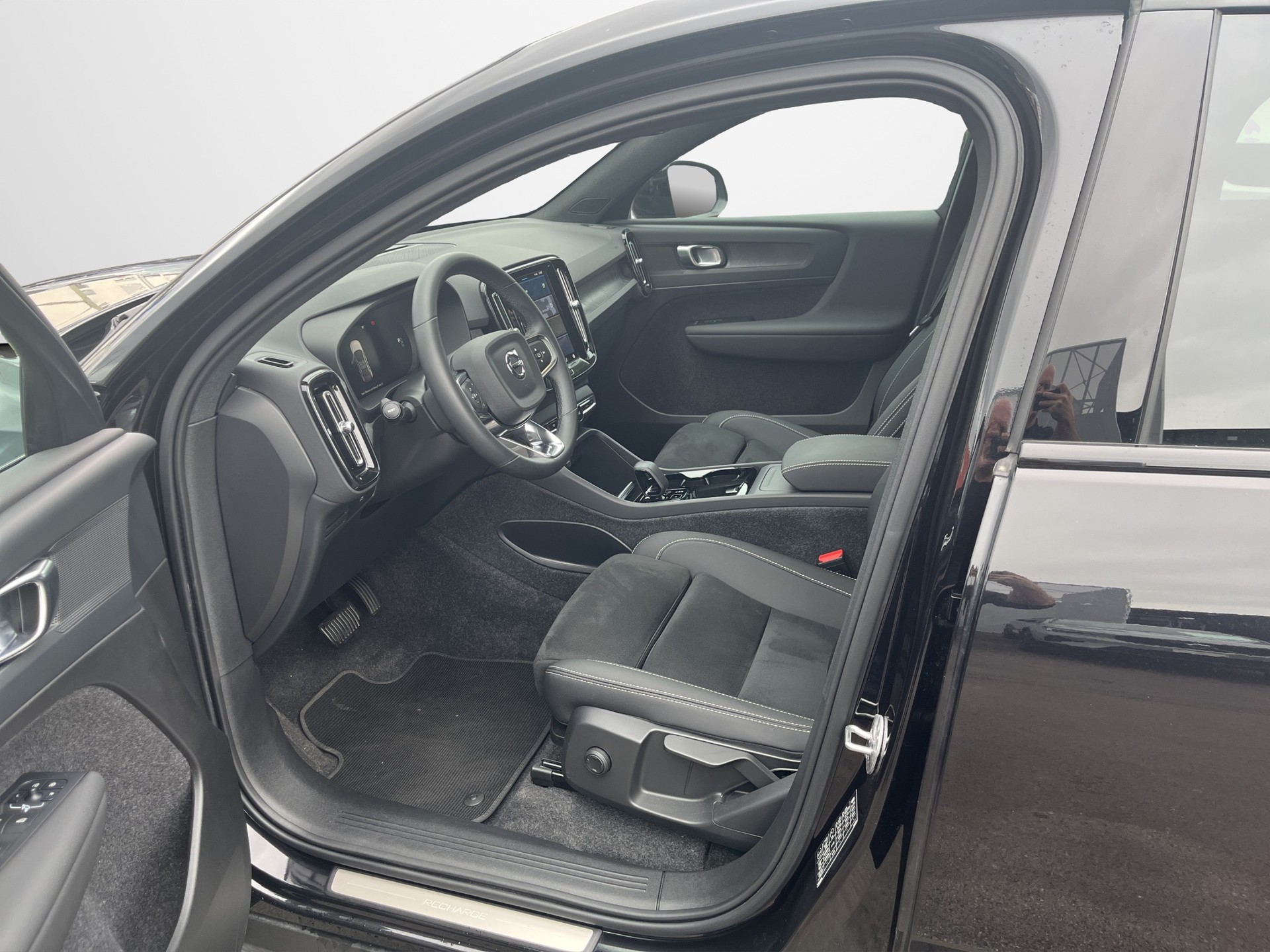 VOLVO C40 E80 Plus AWD-image-8