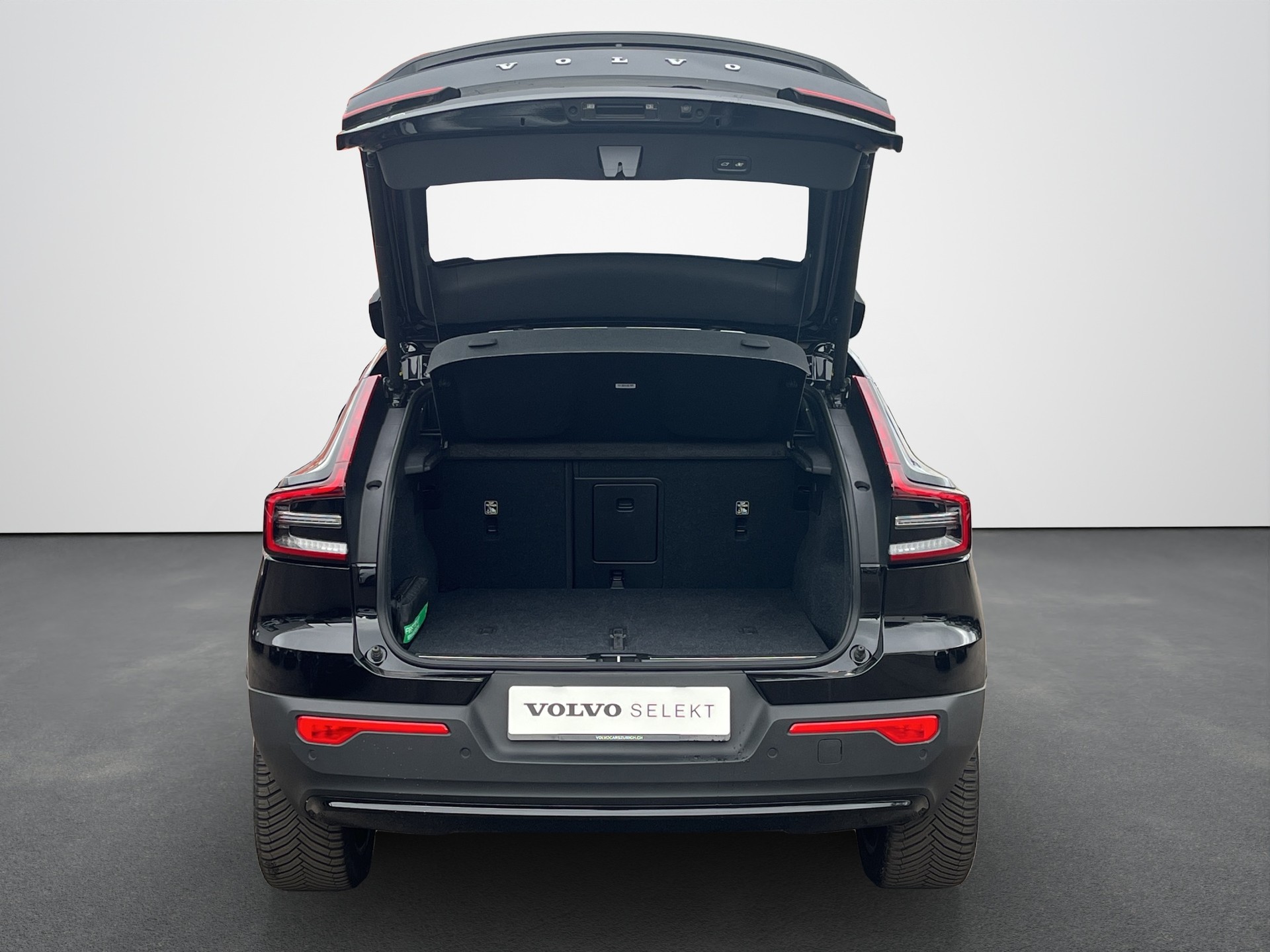 VOLVO C40 E80 Plus AWD-image-13