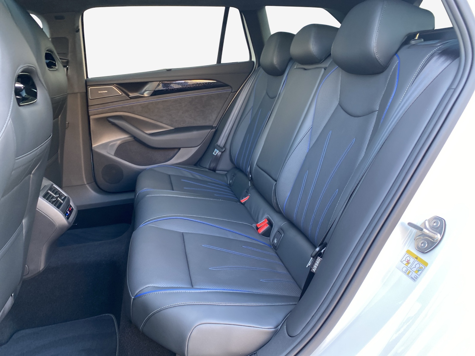 VW Passat Variant 2.0 TDI evo R-Line 4 Motion DSG-image-11