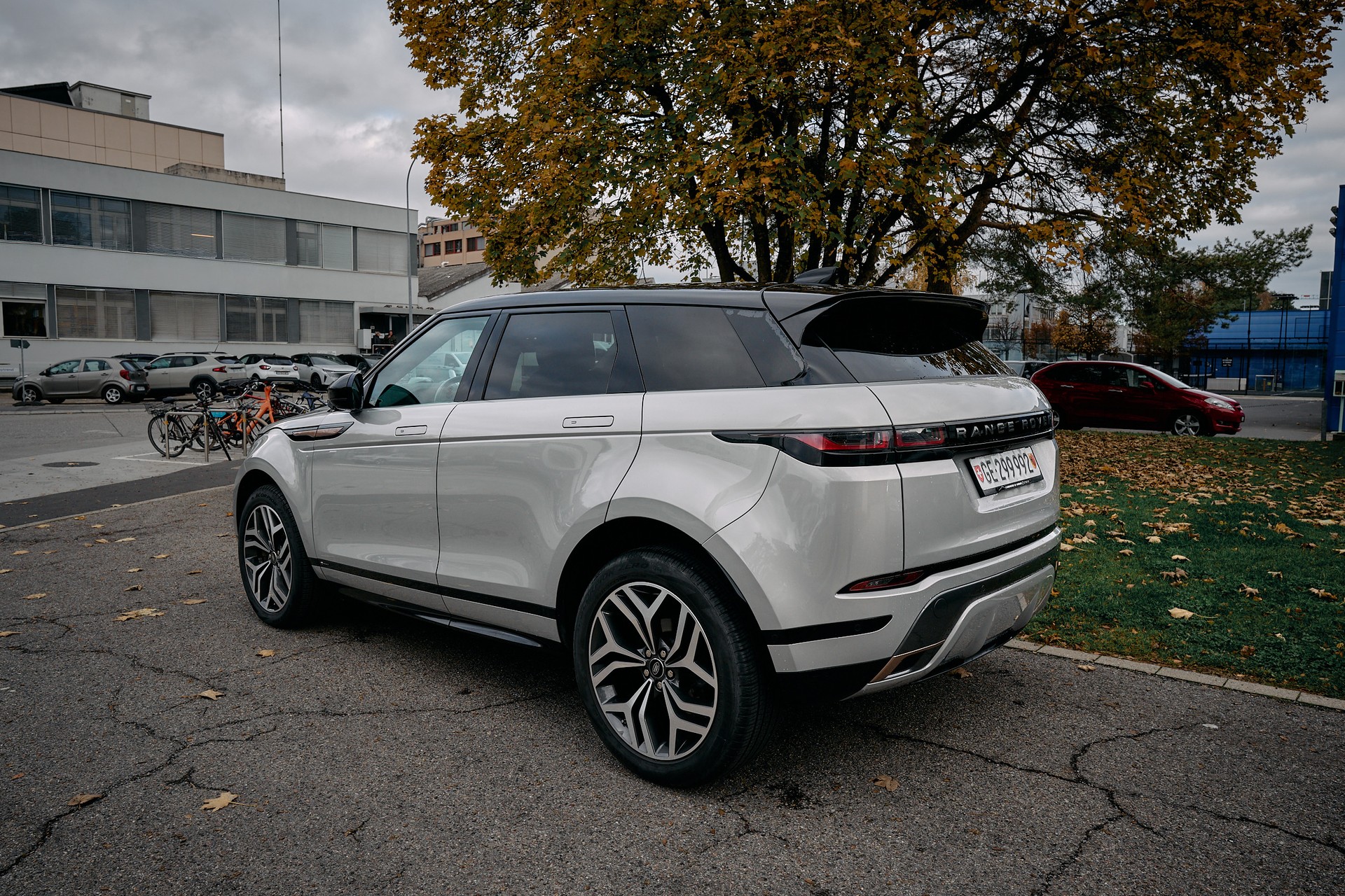 LAND ROVER Range Rover Evoque R-Dyn First Edi P 250 HSE AT9-image-3