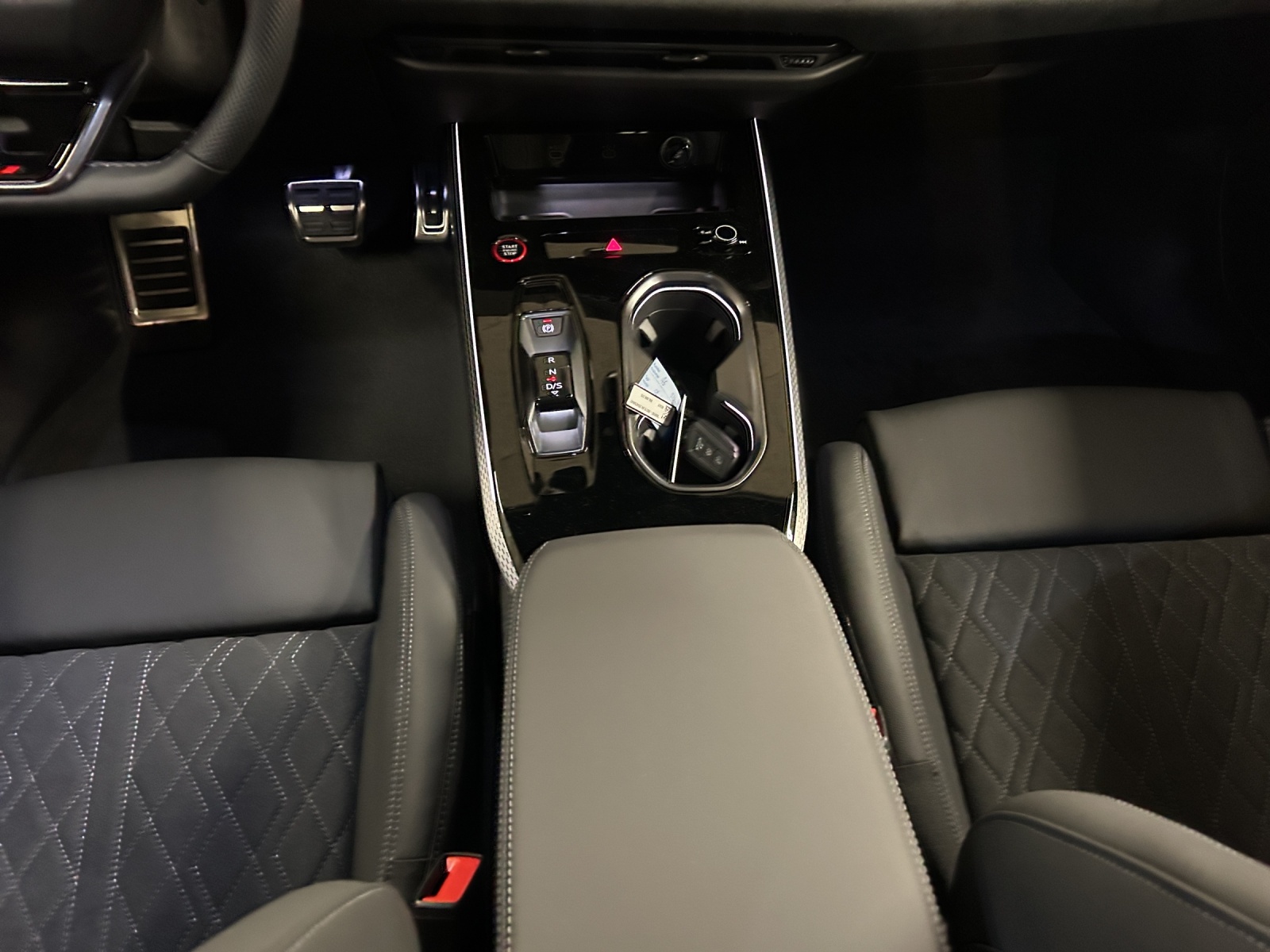 AUDI A6 Avant TDI quattro 150 kW S tronic-image-10