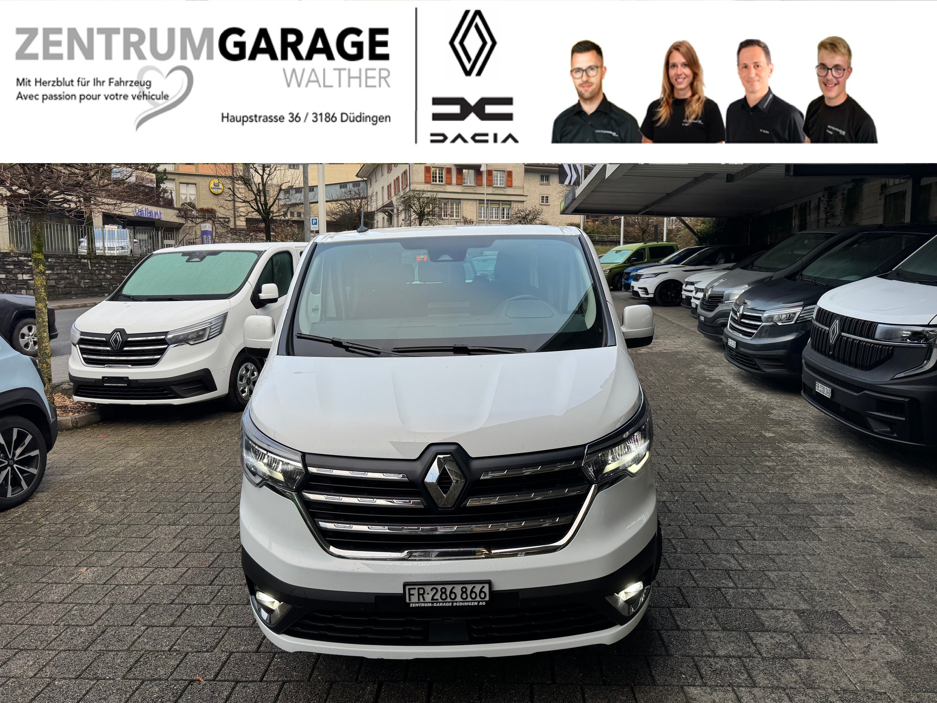 RENAULT Trafic Blue dCi 170 Grand Passenger Techno EDC-image-1