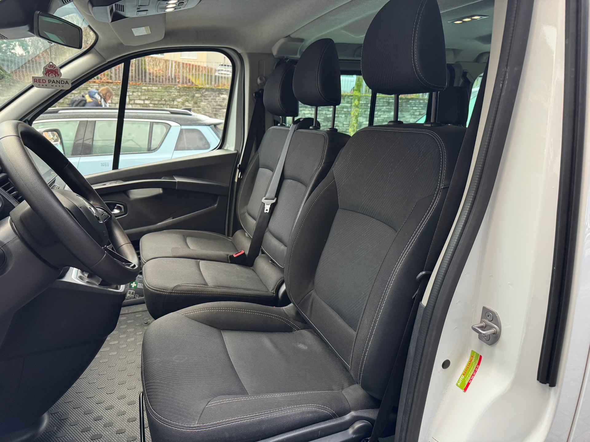 RENAULT Trafic Blue dCi 170 Grand Passenger Techno EDC-image-9