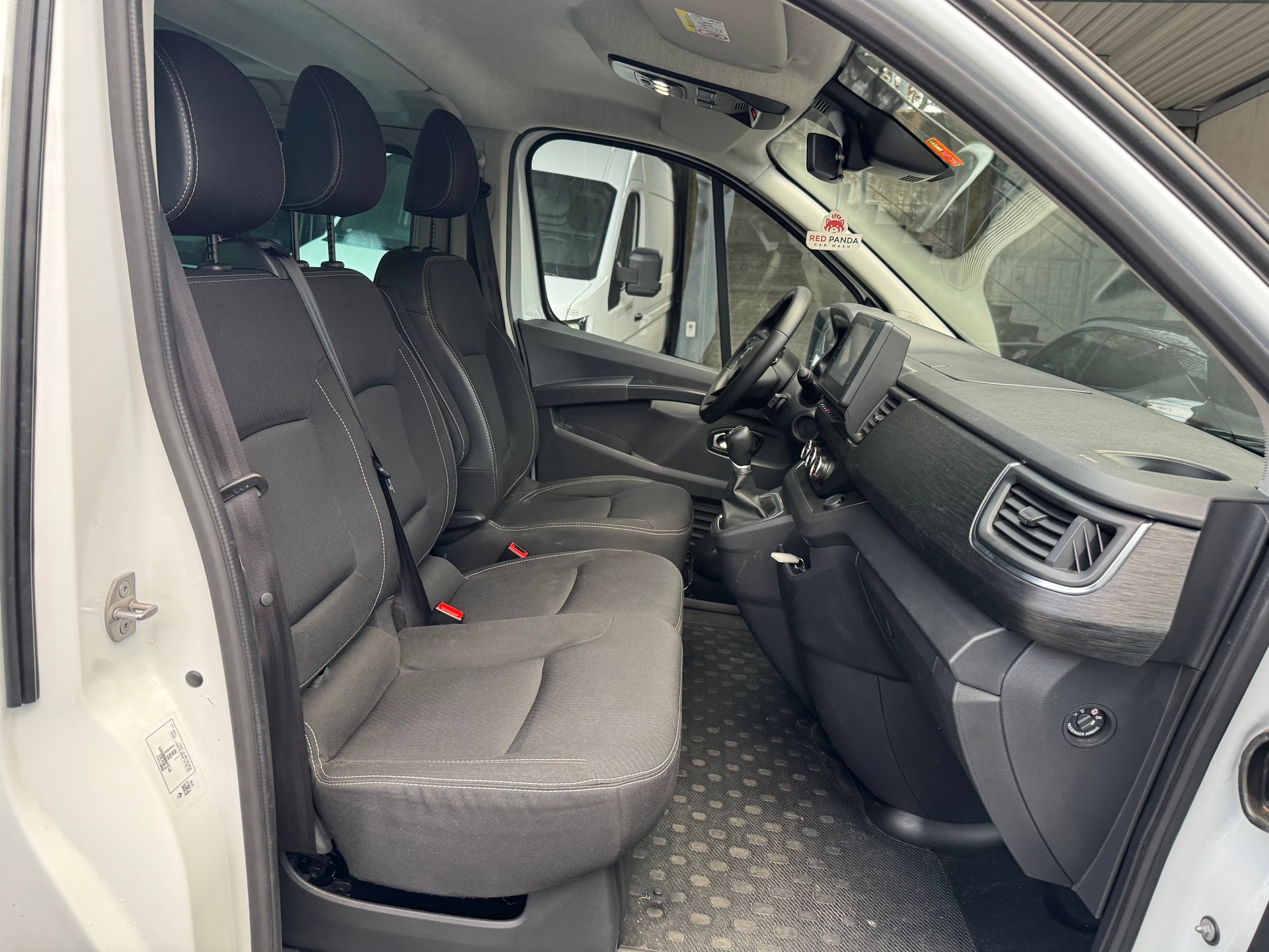 RENAULT Trafic Blue dCi 170 Grand Passenger Techno EDC-image-12