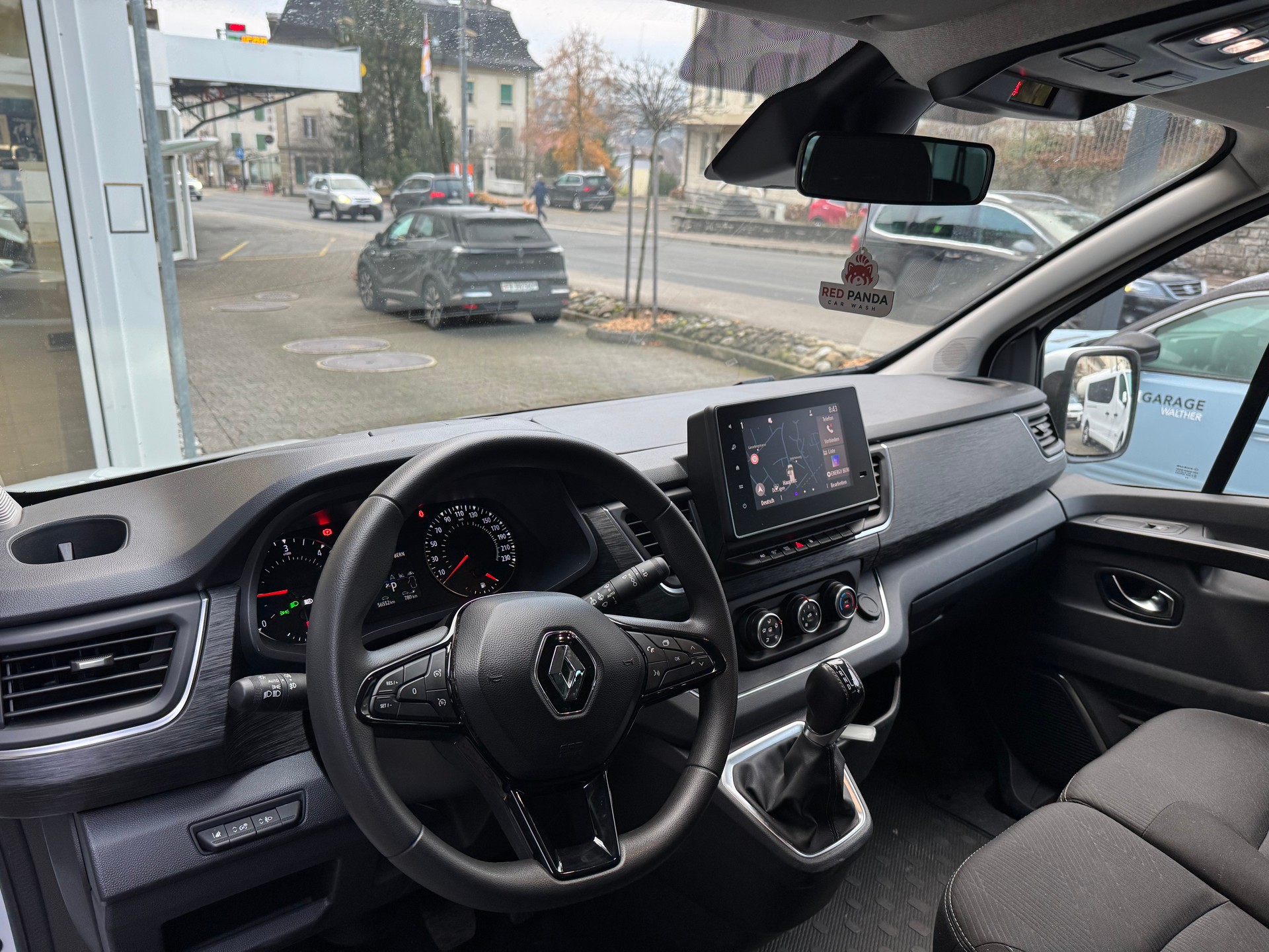 RENAULT Trafic Blue dCi 170 Grand Passenger Techno EDC-image-10