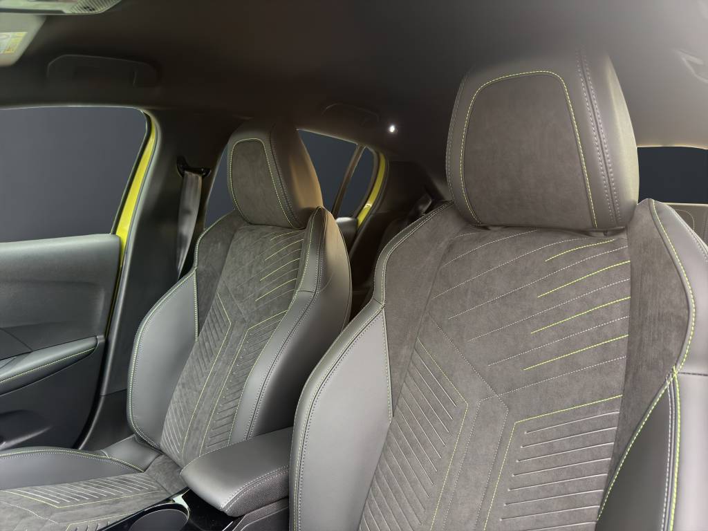 PEUGEOT 208 1.2 MHEV 145 GT-image-9