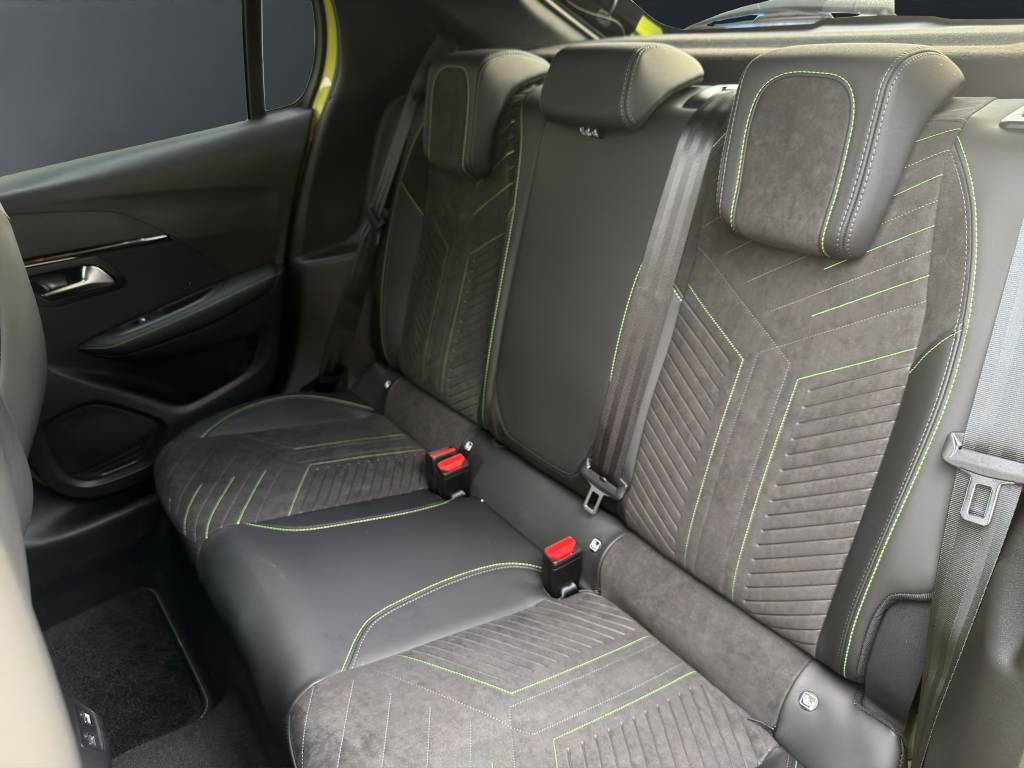 PEUGEOT 208 1.2 MHEV 145 GT-image-8