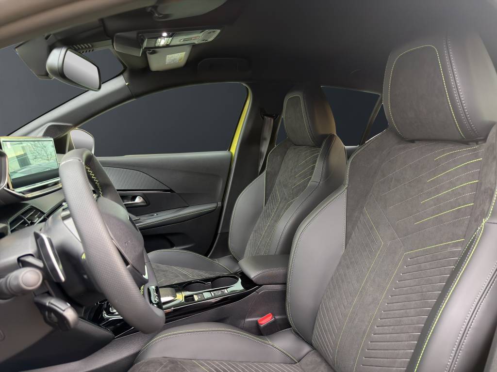 PEUGEOT 208 1.2 MHEV 145 GT-image-7
