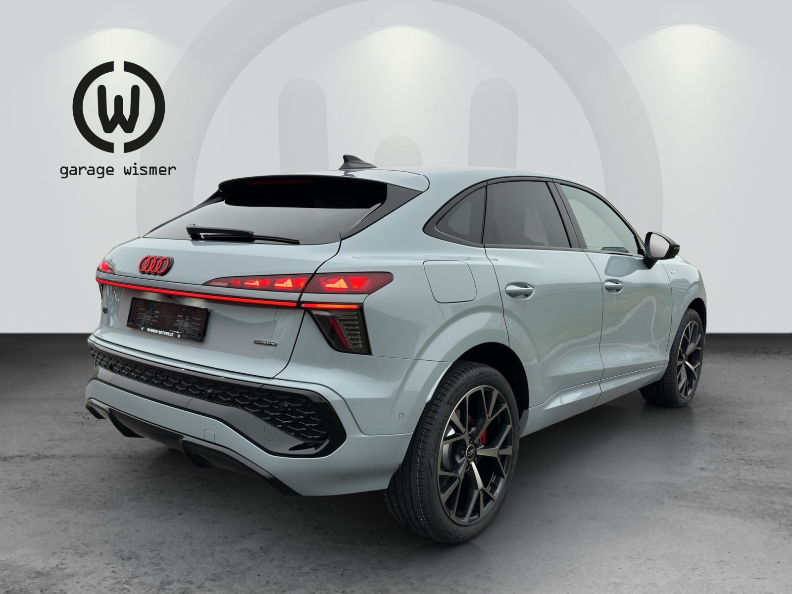 AUDI Q3 Sportback TFSI quattro 195 kW S tronic-image-3