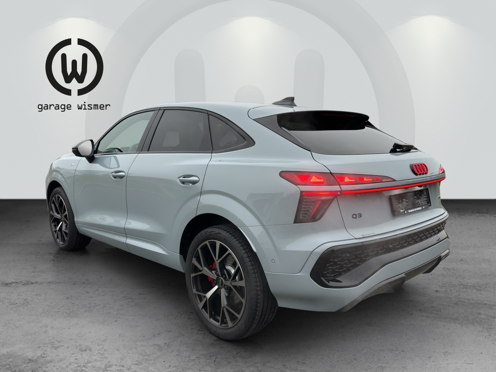 AUDI Q3 Sportback TFSI quattro 195 kW S tronic-image-2