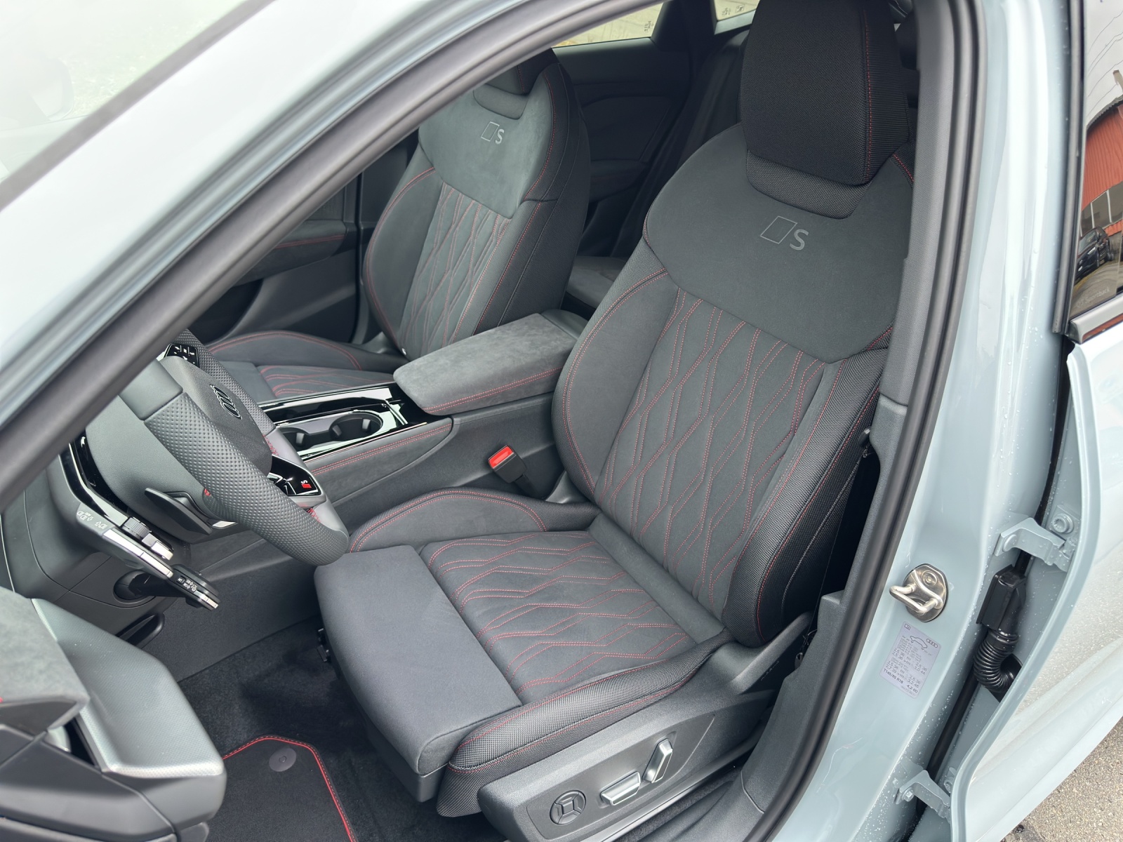 AUDI Q3 Sportback TFSI quattro 195 kW S tronic-image-12