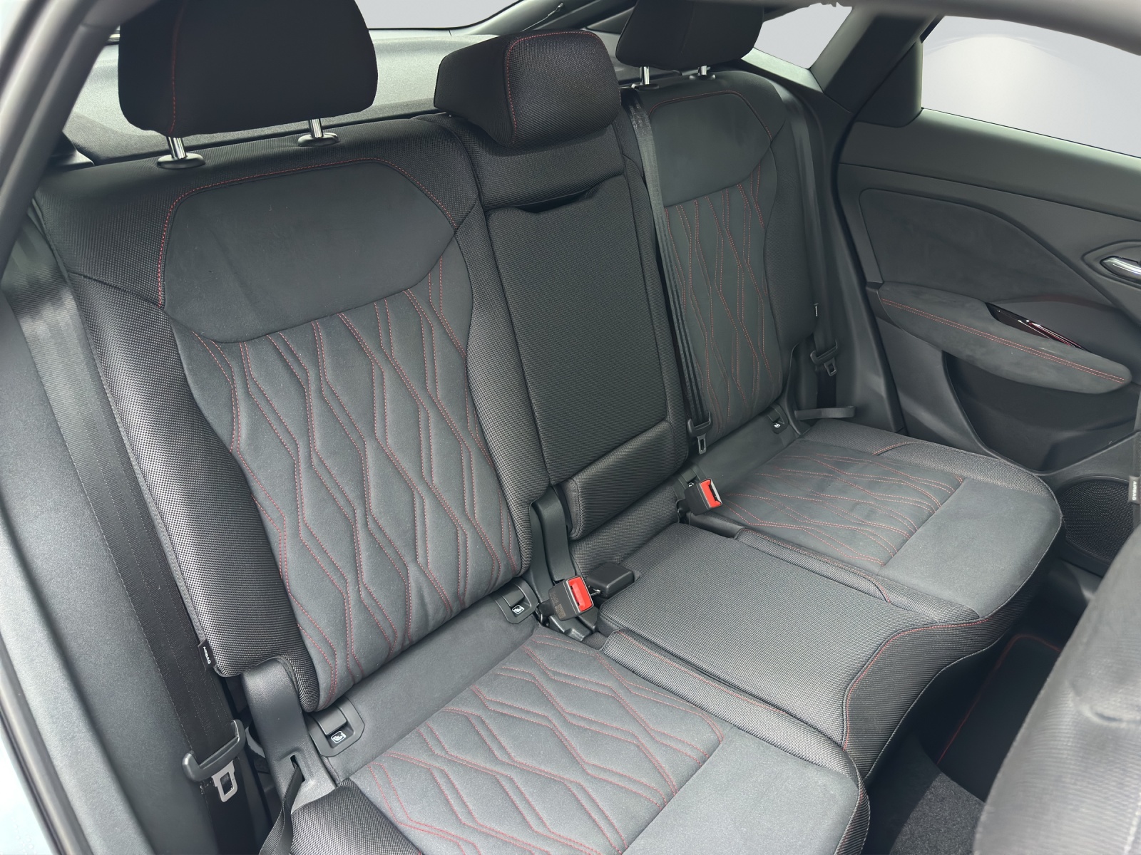 AUDI Q3 Sportback TFSI quattro 195 kW S tronic-image-8