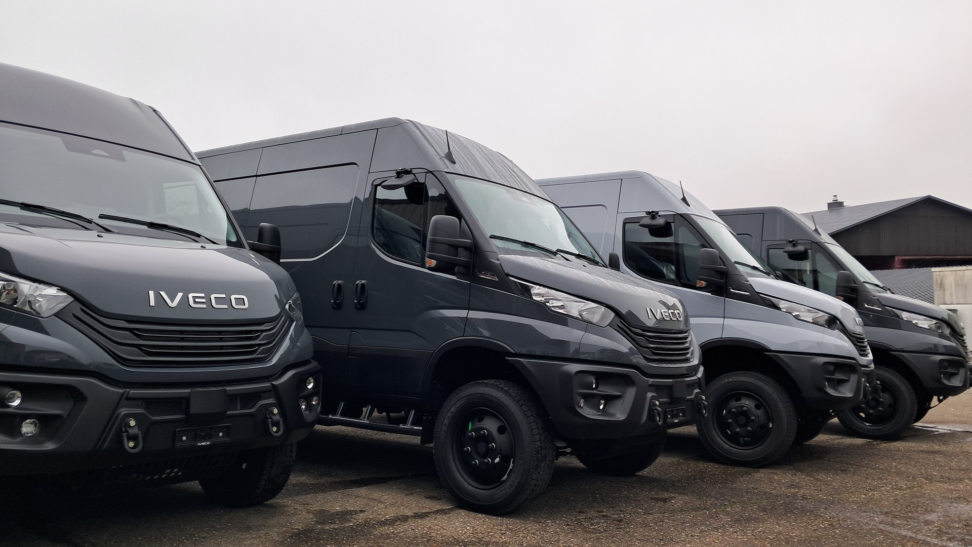IVECO Daily 4x4 Kastenwagen 7t 70S18 HW-image-11