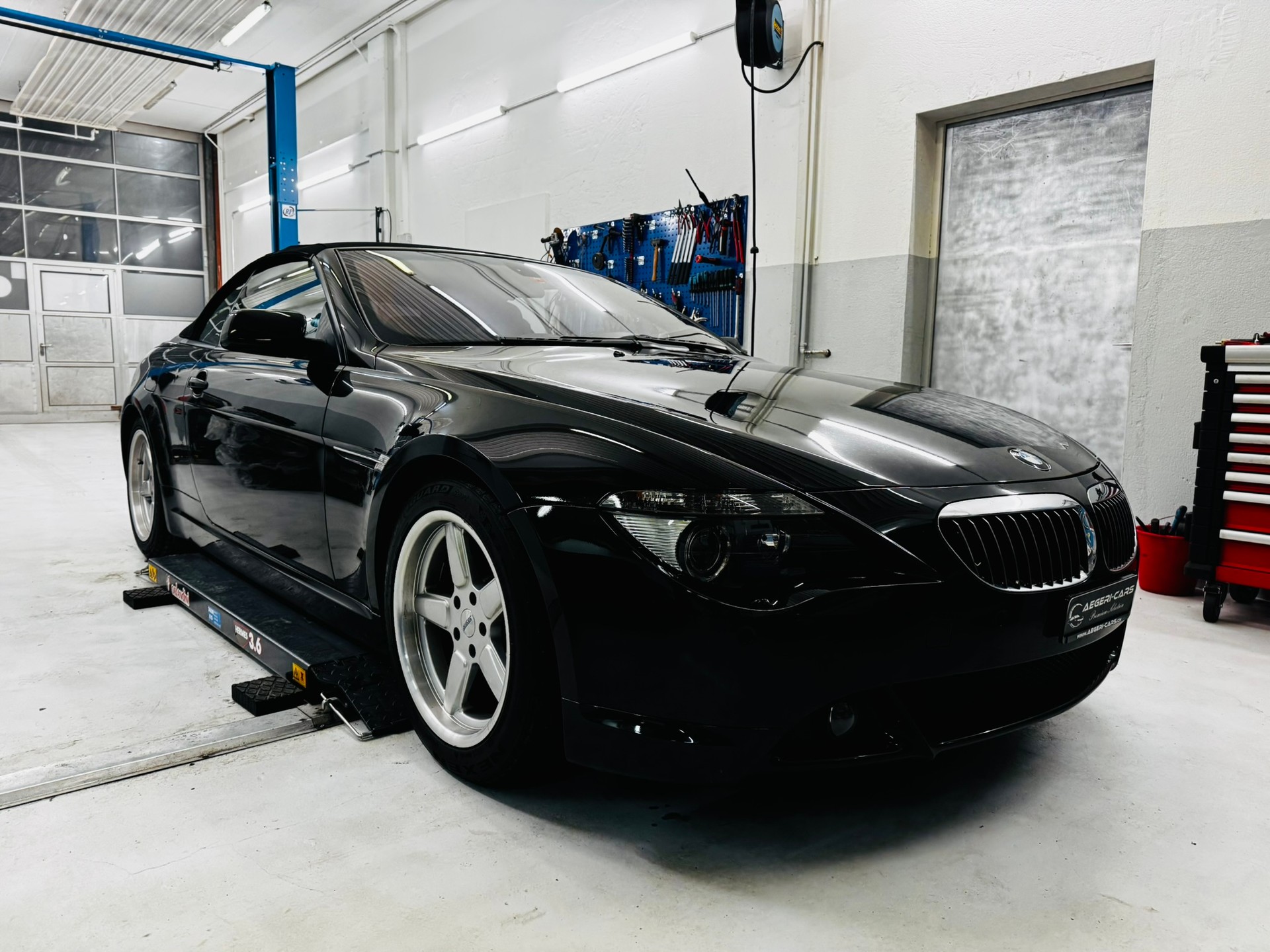 BMW 645i-image-6