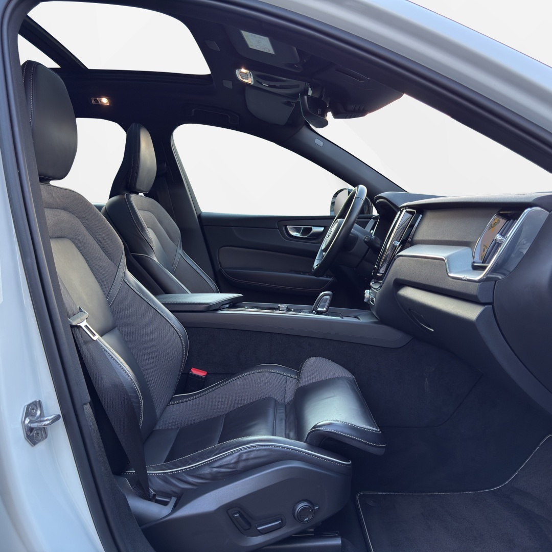 VOLVO XC60 T6 eAWD R-Design Geartronic-image-11