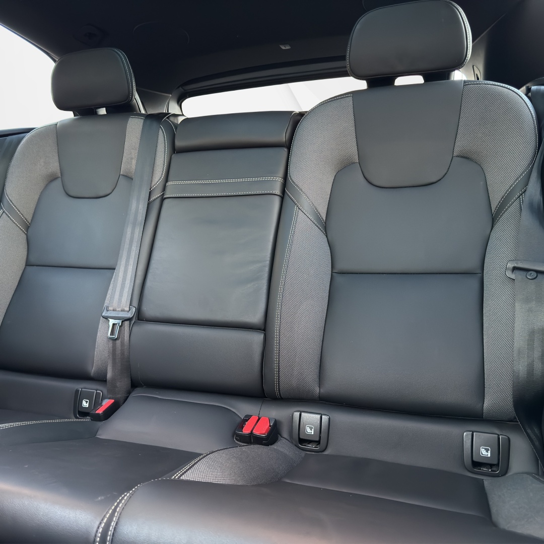 VOLVO XC60 T6 eAWD R-Design Geartronic-image-10